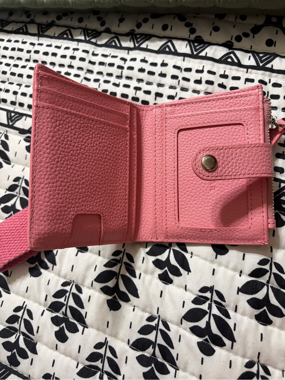 Andar Lo Pink Leather Wristlet Wallet - Picture 2 of 6